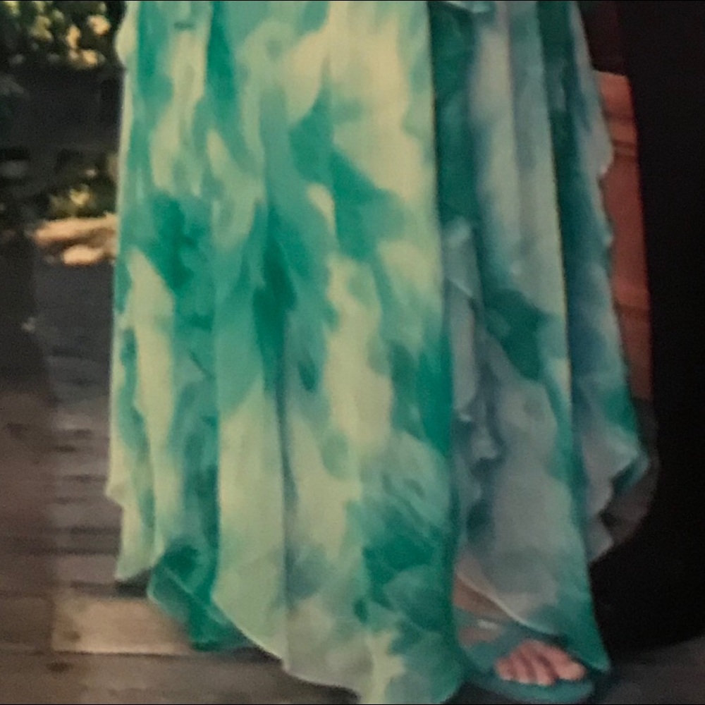 90s BCBG Maxazria stunner